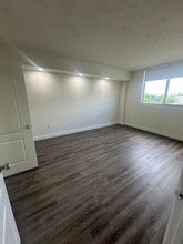 7991 NW 7th St, Unit C2 in Miami, FL - Building Photo - Building Photo