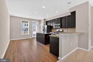 1731 Dorothy Ln in Woodbridge, VA - Building Photo