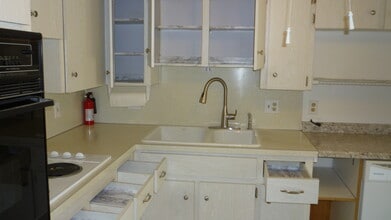 2402 Ecuadorian Way, Unit 2402 Ecuadorian Way #50 in Clearwater, FL - Building Photo - Building Photo