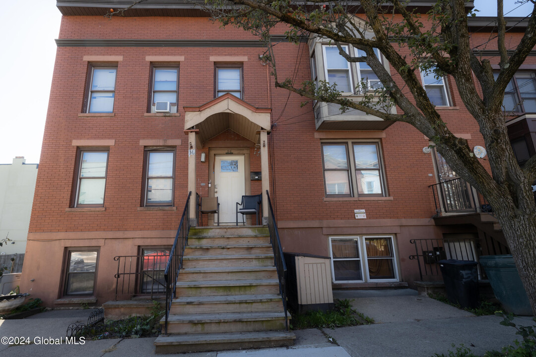 56 Catherine St in Albany, NY - Building Photo