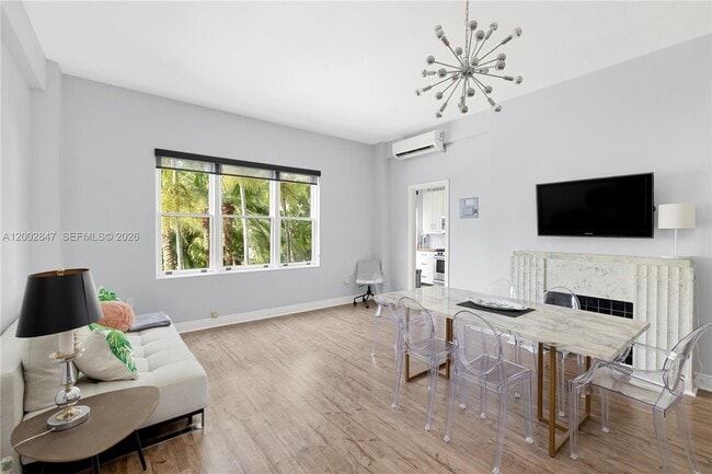 2421 Lake Pancoast Dr in Miami Beach, FL - Building Photo - Building Photo