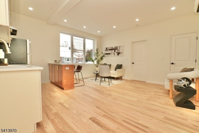 15 Palisade Ave in Bogota, NJ - Foto de edificio - Building Photo