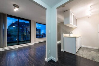 1003 Burnaby St in Vancouver, BC - Building Photo - Building Photo