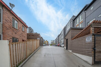 Joya Townhomes in Seattle, WA - Foto de edificio - Building Photo