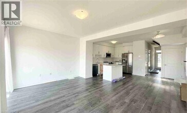 26 Bellhouse Ave in Brantford, ON - Building Photo - Building Photo