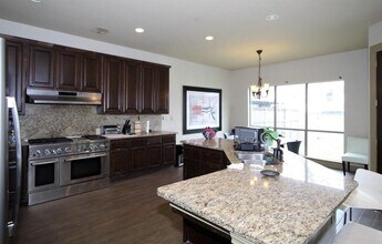 5235 Willis Ave in Dallas, TX - Foto de edificio - Building Photo