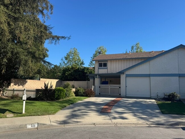 property at 140 Spanish Moss Pl