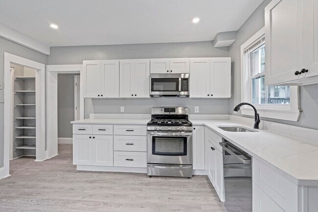 234 Bowen St in Boston, MA - Building Photo - Building Photo