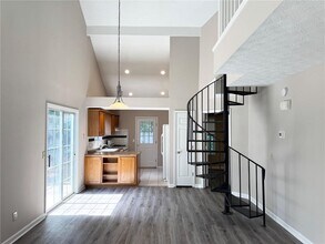 1975 Brittania Cir in Woodstock, GA - Foto de edificio - Building Photo