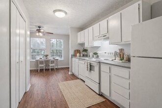 Meadow Crossing in Conyers, GA - Foto de edificio - Building Photo