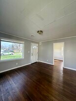 15396 Buck St in Taylor, MI - Building Photo