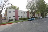 21731 Saticoy St in Canoga Park, CA - Building Photo - Building Photo