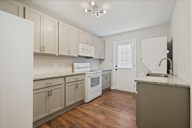 1905 Hermosa St, Unit D in Nashville, TN - Building Photo - Building Photo