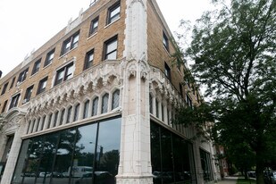 1211 W Elmdale Ave in Chicago, IL - Building Photo