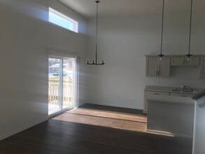 301 Toronto Dr in Hillsboro, ND - Building Photo - Building Photo