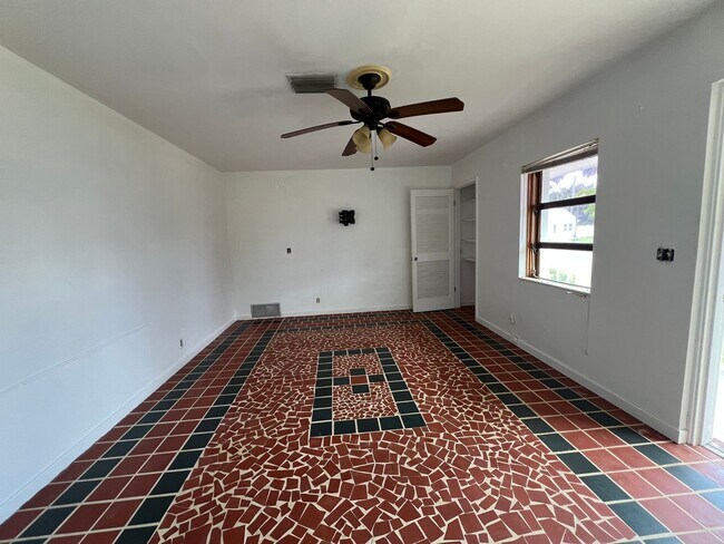 720 W Marion Ave in Punta Gorda, FL - Building Photo - Building Photo