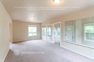 19401 8th Ave S in Des Moines, WA - Foto de edificio - Building Photo