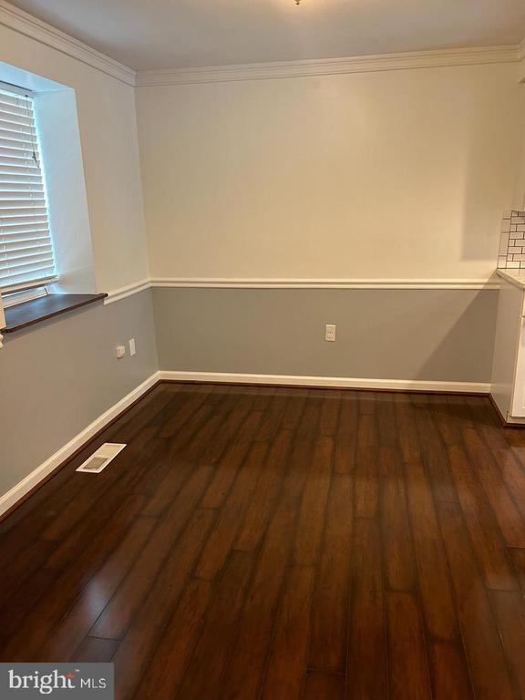 property at 5497 Endicott Ln