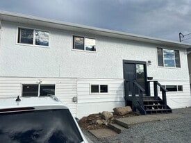 386 Wakesiah Ave in Nanaimo, BC - Building Photo