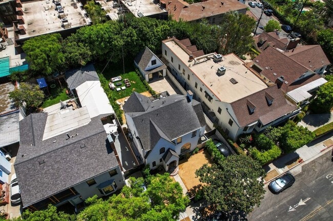 1012 Cory Ave in West Hollywood, CA - Building Photo - Building Photo