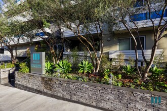 Dorothy Village by Wiseman in Los Angeles, CA - Foto de edificio - Building Photo