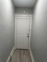 19 Dodd St, Unit first floor in East Orange, NJ - Foto de edificio - Building Photo