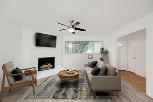 4710 Roundup Trail in Austin, TX - Building Photo