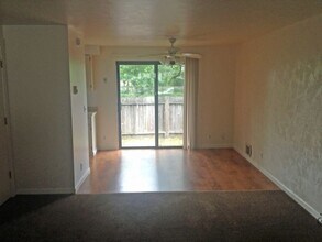 109 S 70th St in Springfield, OR - Building Photo - Building Photo