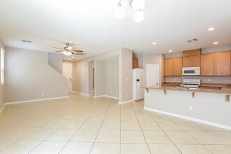 9904 Pride Dance Ct in Las Vegas, NV - Foto de edificio - Building Photo