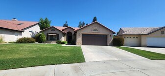 9704 Portland Rose Ave, Unit 9704 Portland Rose Ave in Bakersfield, CA - Building Photo