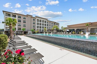 The Towers of Seabrook in Seabrook, TX - Building Photo - Building Photo