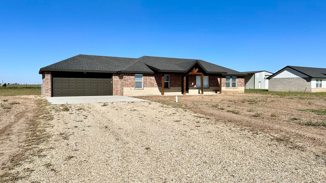 7409 E Keuka St in Idalou, TX - Building Photo
