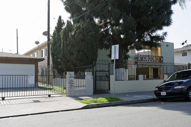 3184 El Segundo Blvd in Lynwood, CA - Foto de edificio - Building Photo