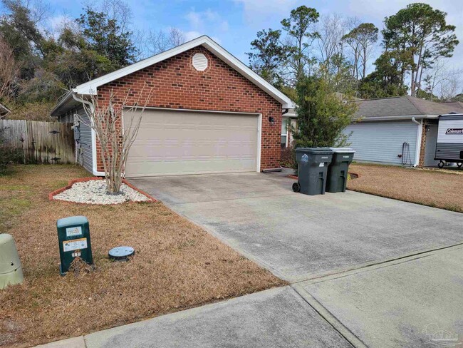 196 Creekview Dr in Pensacola, FL - Building Photo - Building Photo