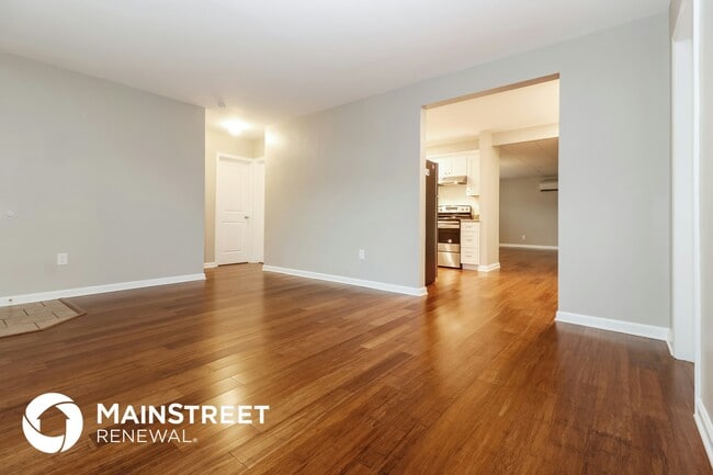 723 Sunset Dr in Tarpon Springs, FL - Foto de edificio - Building Photo