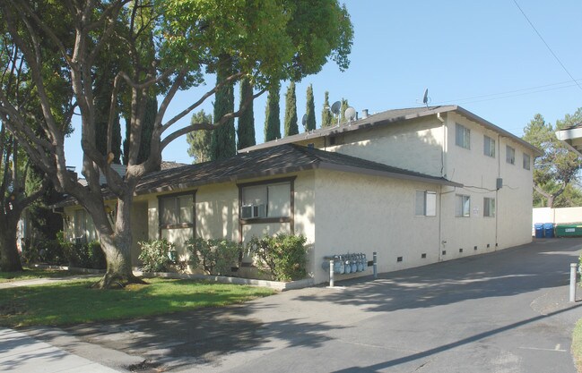 621 Nello Drive in Campbell, CA - Foto de edificio - Building Photo