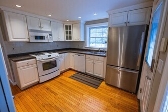 121 Ewing Dr in Stoughton, MA - Building Photo - Building Photo