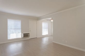 Avignon Apartment Homes in Fullerton, CA - Foto de edificio - Interior Photo