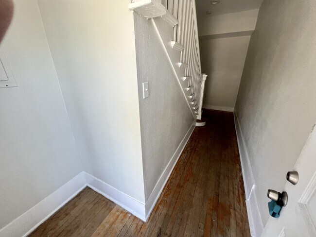 102 Bailey Ave, Unit 2 in San Antonio, TX - Foto de edificio - Building Photo