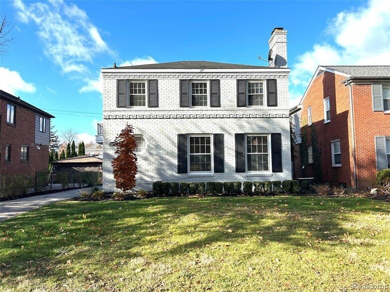 26085 Humber St in Huntington Woods, MI - Building Photo