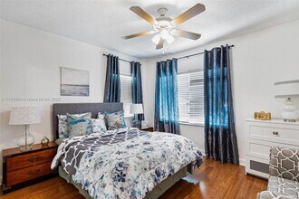 6356 SW 32nd St in Miami, FL - Building Photo - Building Photo