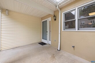 1184 Partridge Ln in Charlottesville, VA - Foto de edificio - Building Photo