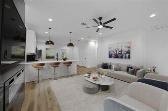 5424 Bourquin St in Dallas, TX - Building Photo - Building Photo
