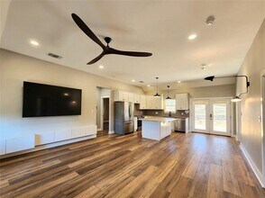 137 Way Station Trail in Smithville, TX - Building Photo - Building Photo