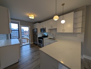 3943 N Janssen Ave, Unit s2 in Chicago, IL - Building Photo - Building Photo