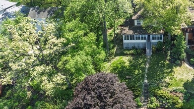 5026 Lake Mendota Dr in Madison, WI - Building Photo - Building Photo