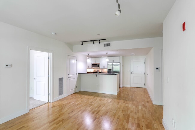 7 Cameron Apartments in Cambridge, MA - Foto de edificio - Interior Photo