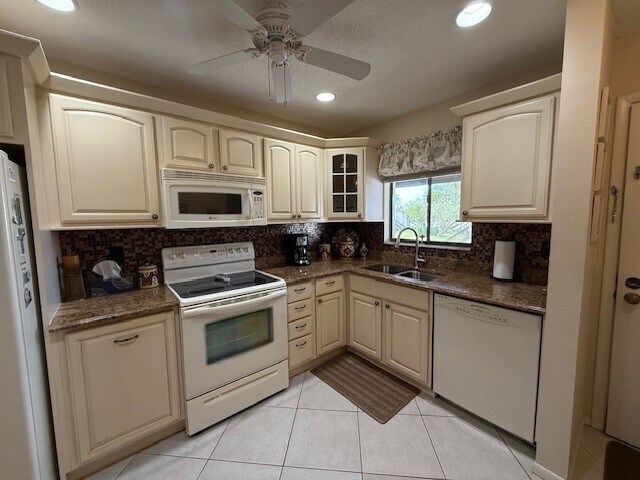 1648 Stickney Point Rd in Sarasota, FL - Building Photo - Building Photo