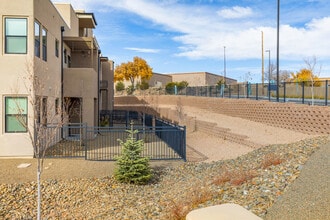 Turquesa in Santa Fe, NM - Foto de edificio - Building Photo