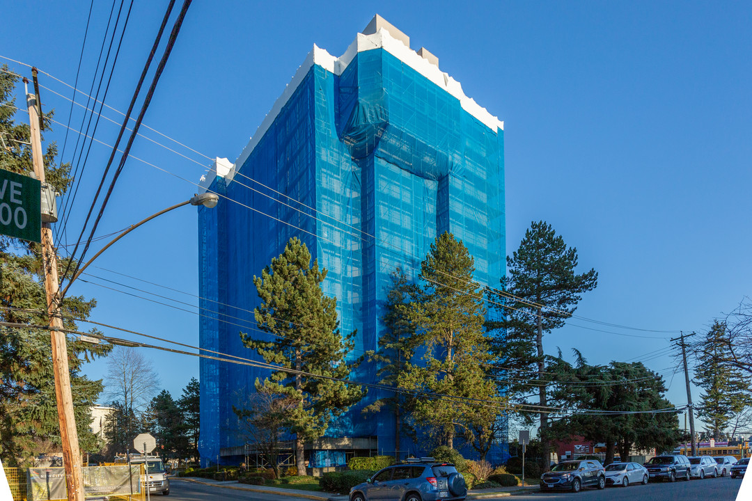 Ernest Winch Tower in Burnaby, BC - Building Photo